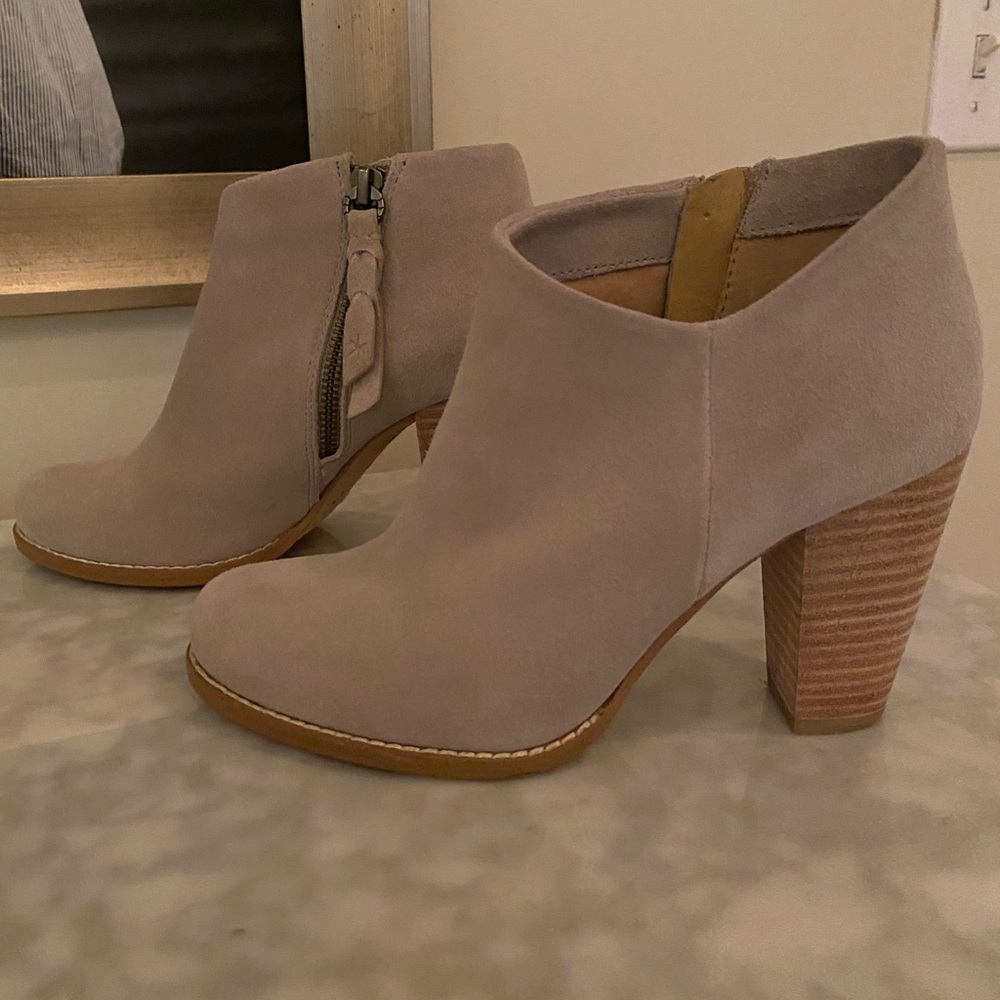 Splendid Suede Ankle Boot Heeled~like new~size 6.5